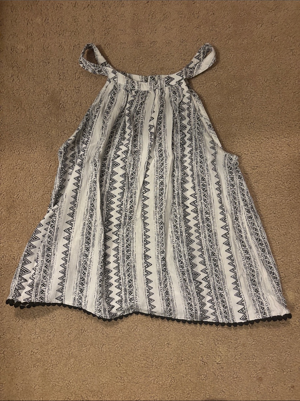 Old Navy Black & White Patterned Girls' Tank Tops - Picture 7 of 10